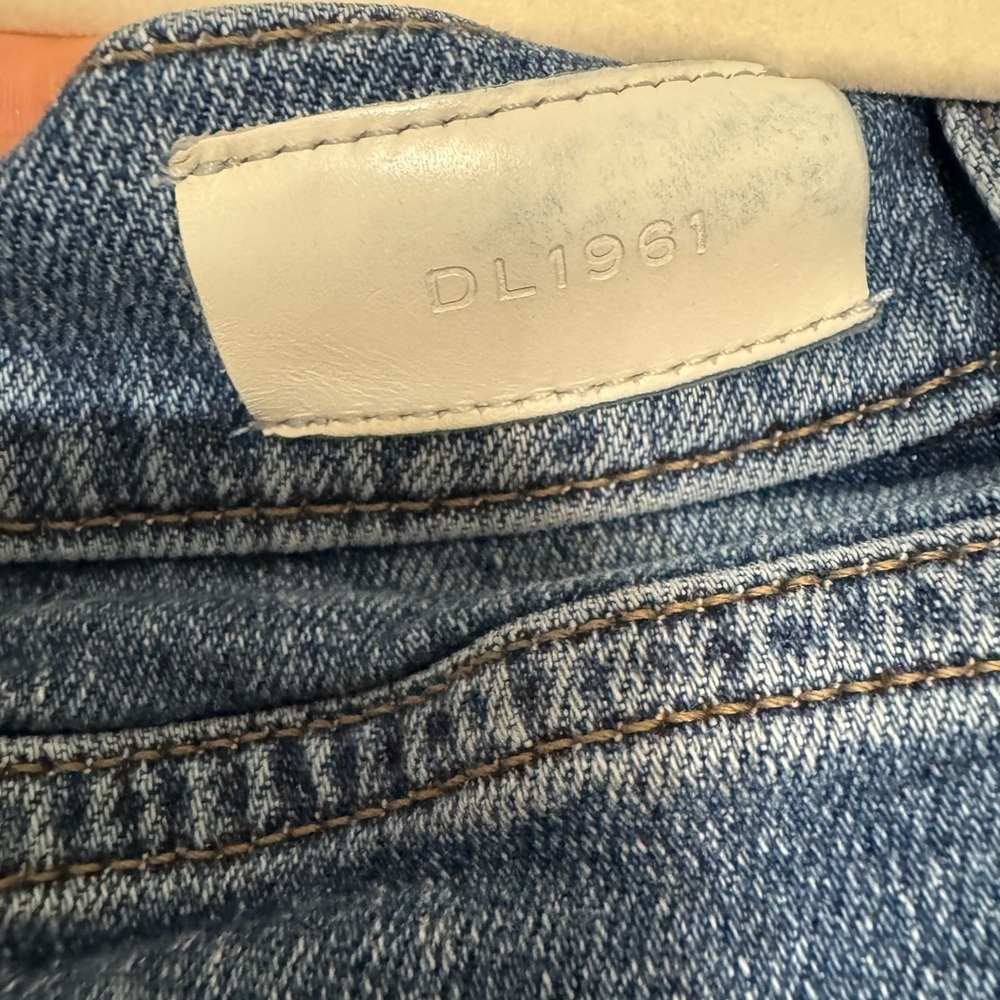DL1961 The Mila Cigarette Jean 28” - Size 26 - Picture 4 of 6